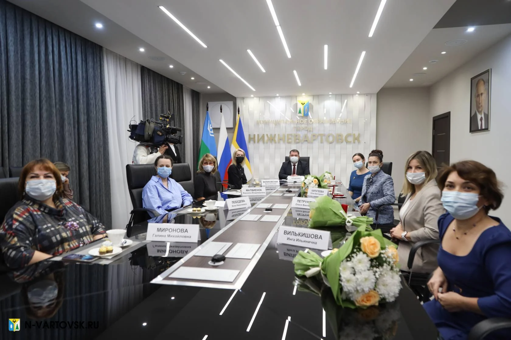 Из жизни города: Нижневартовским многодетным мамам вручили медали «Материнская слава» /ФОТО/