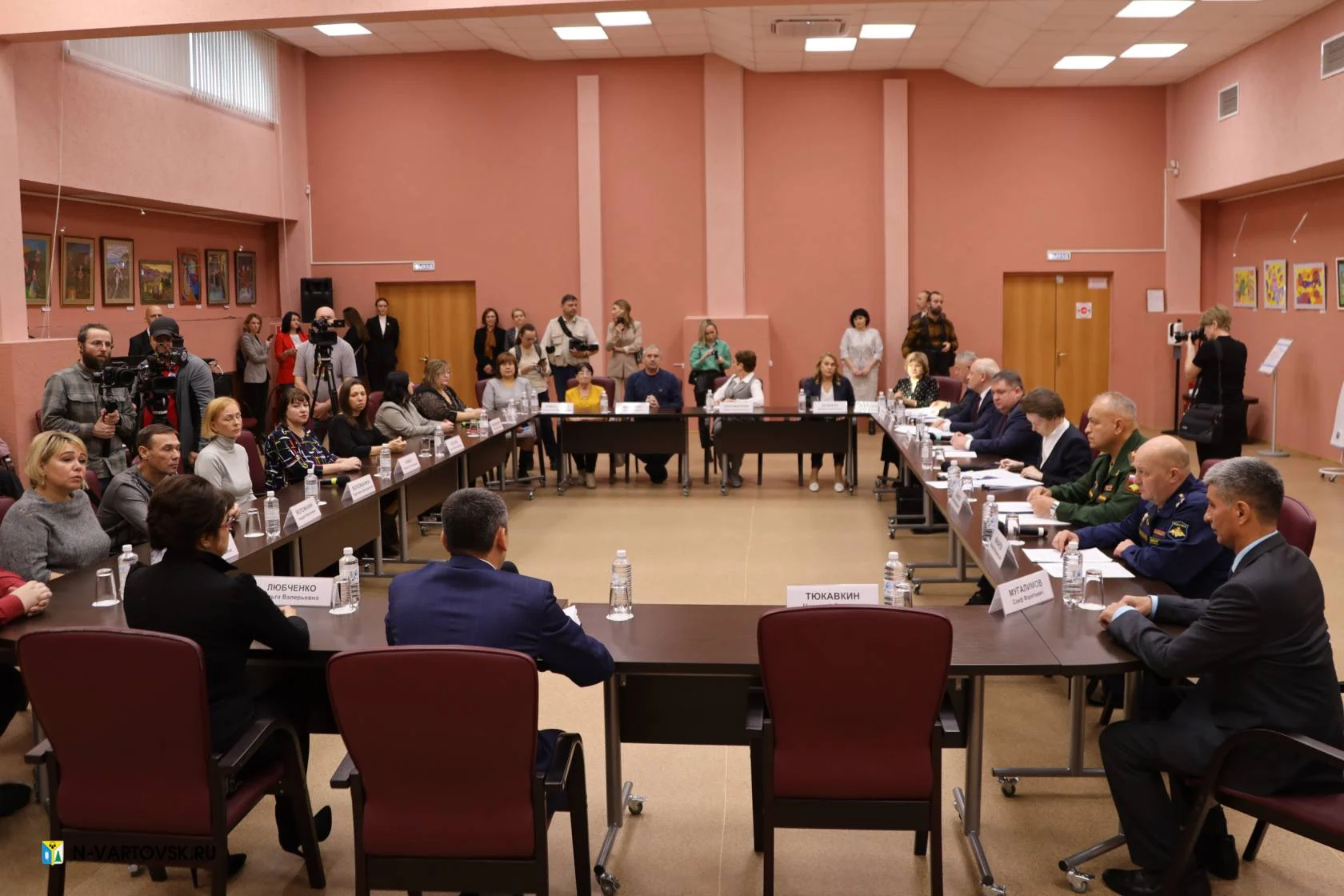 В Югре будут созданы социальные паспорта для семей военнослужащих, участвующих в СВО /ФОТО/