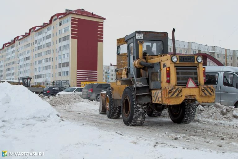 В городе продолжается вывоз снега /ИНФОГРАФИКА/
